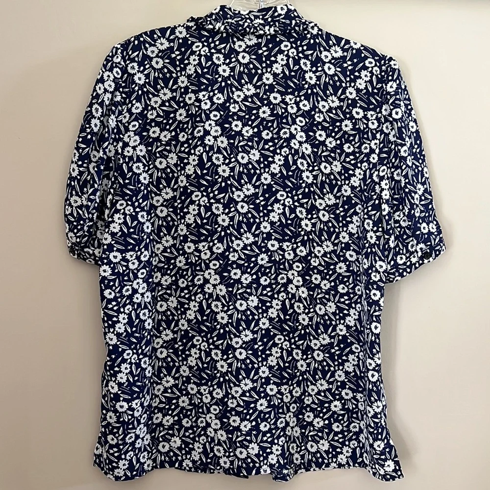 J. Crew Puff-sleeve button-up top Ruffle Neckline in garden stamp floral | XS